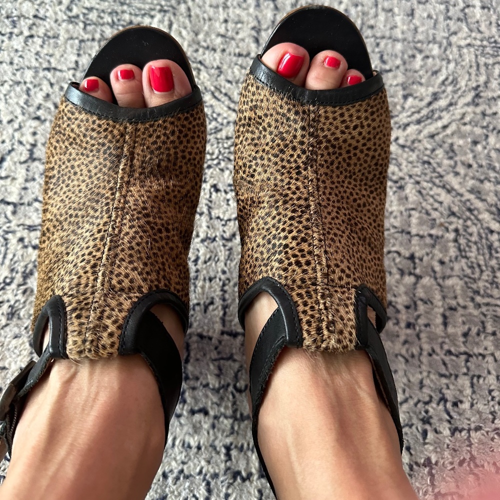 Coque Terra  Anthropologie Wedge Heel Sandals Calf Hair Sz 39 - Picture 5 of 6